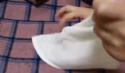 白色衣服长霉斑用什么可以除掉,衣服上有黄色霉斑怎么清洗最有效