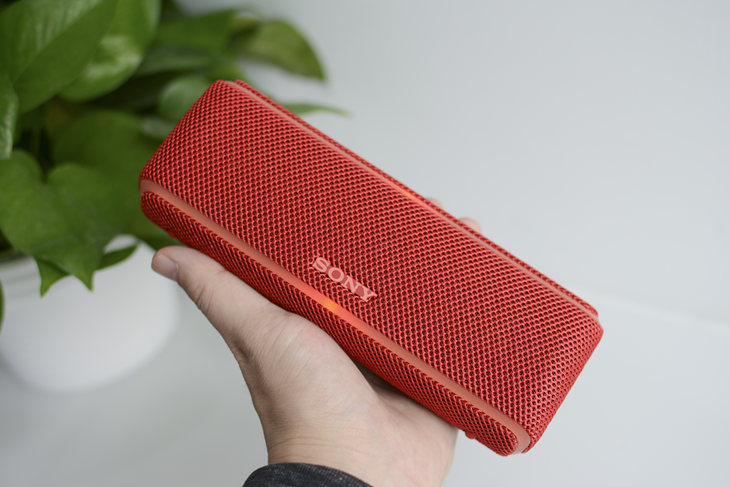 绚丽音效玩法多索尼SRS-XB21蓝牙音箱评测