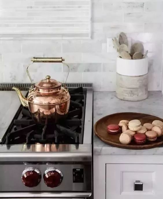 神了!洗白袜子只需涂点这个,冲一下立马跟新的一样!