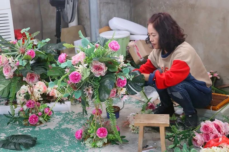 抱团发展踏梦而行——安徽天弘网络科技有限公司为企业铺就电商路