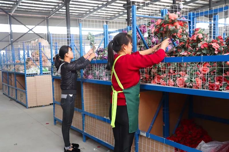 抱团发展踏梦而行——安徽天弘网络科技有限公司为企业铺就电商路