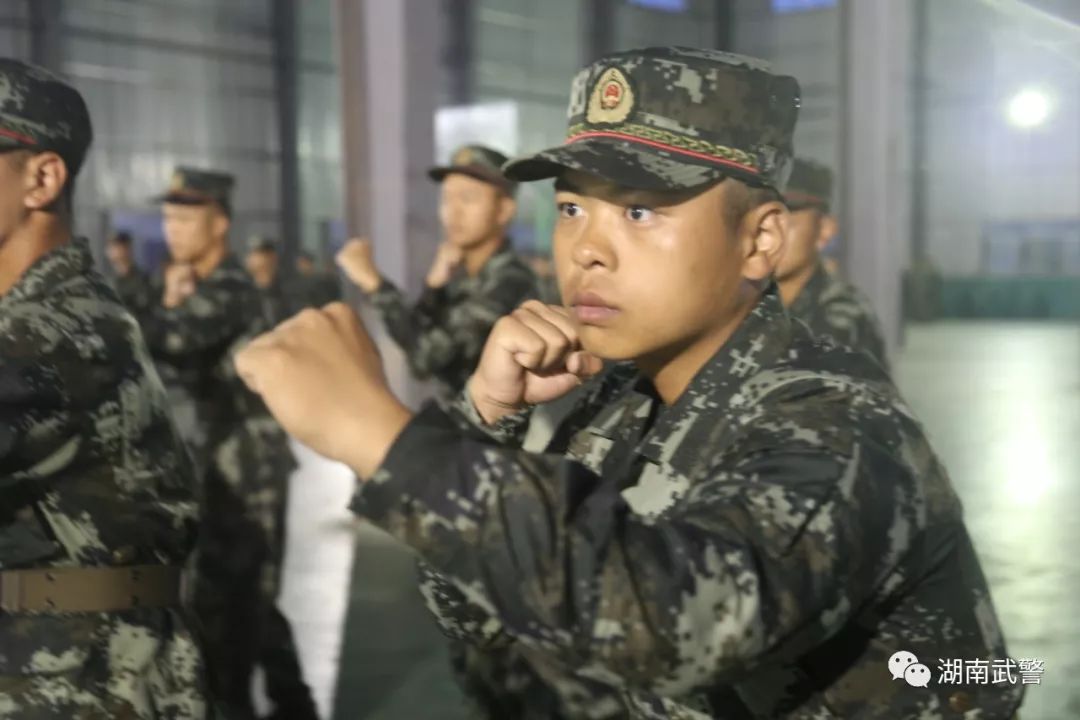 新兵跑不动了班长拉着跑,新兵跑步跑不动会被打吗