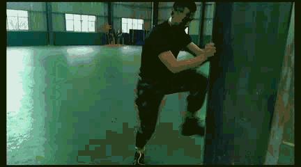 新兵跑不动了班长拉着跑,新兵跑步跑不动会被打吗