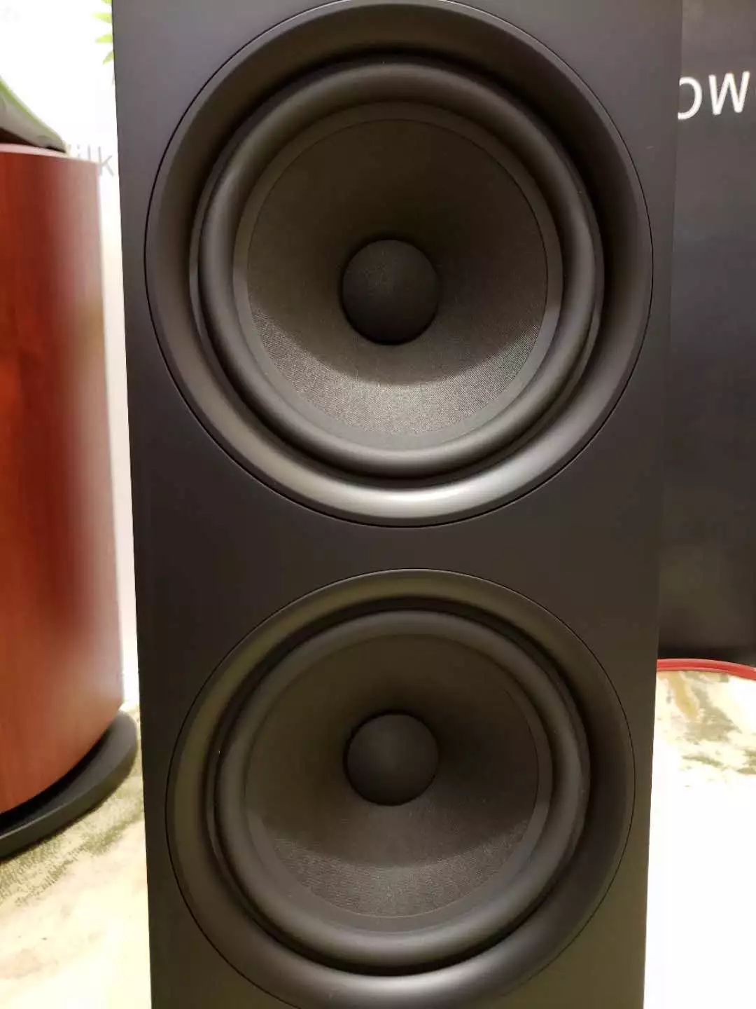 bowerswilkins耳机,沃尔沃s90宝华韦健音响