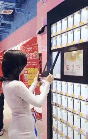 火遍济南商场的“福袋机”是变相赌博吗？名牌手机相机啥都有！靠谱吗？