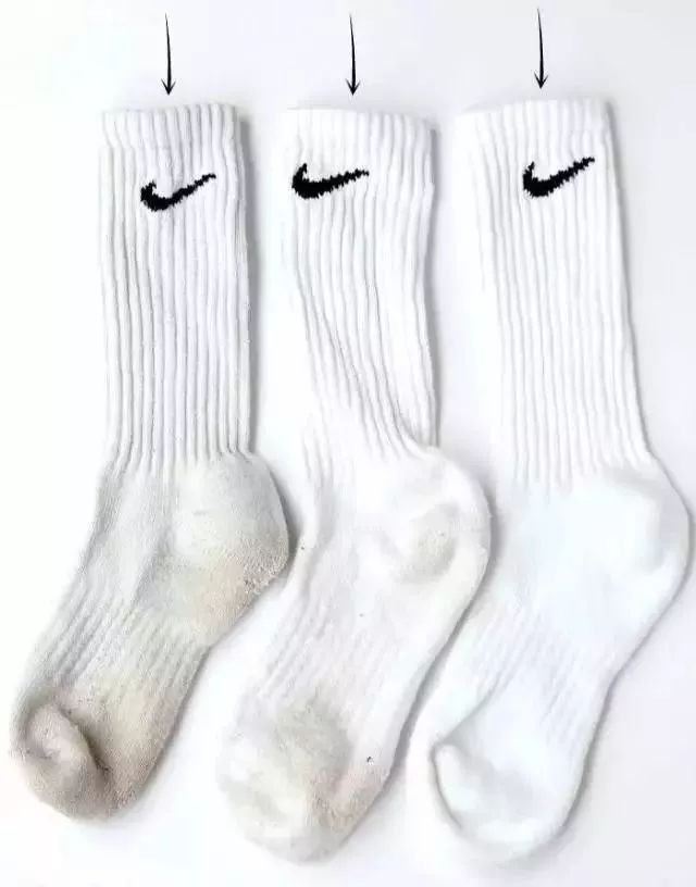神了!洗白袜子只需涂点这个,冲一下立马跟新的一样!