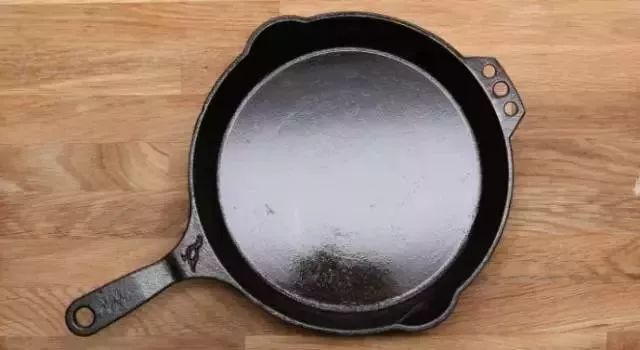 神了!洗白袜子只需涂点这个,冲一下立马跟新的一样!