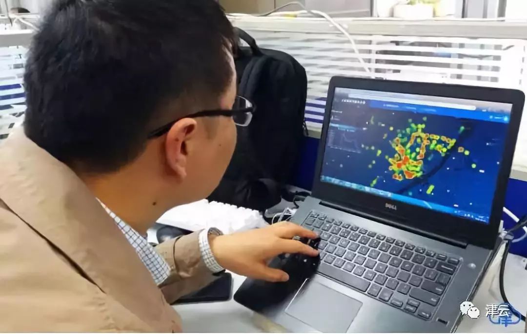 智能公交的人工智能技术包括,公交车站智慧系统