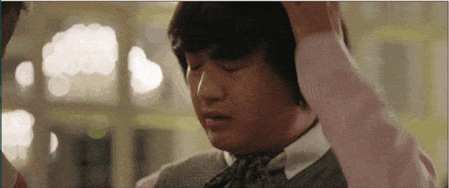 一天掉多少根头发算脱发,掉多少根头发就属于脱发了