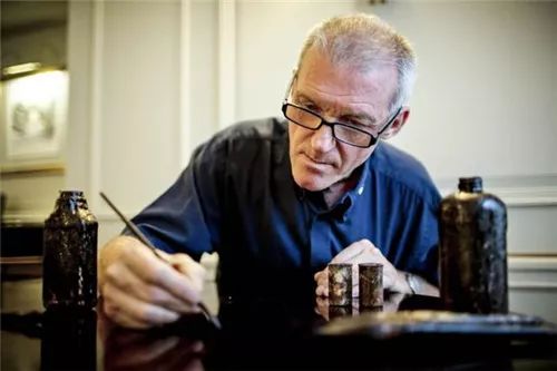 全球最有意思的11个酒店职位:松露猎手、日落风笛手、美人鱼指导员……你知道多少?