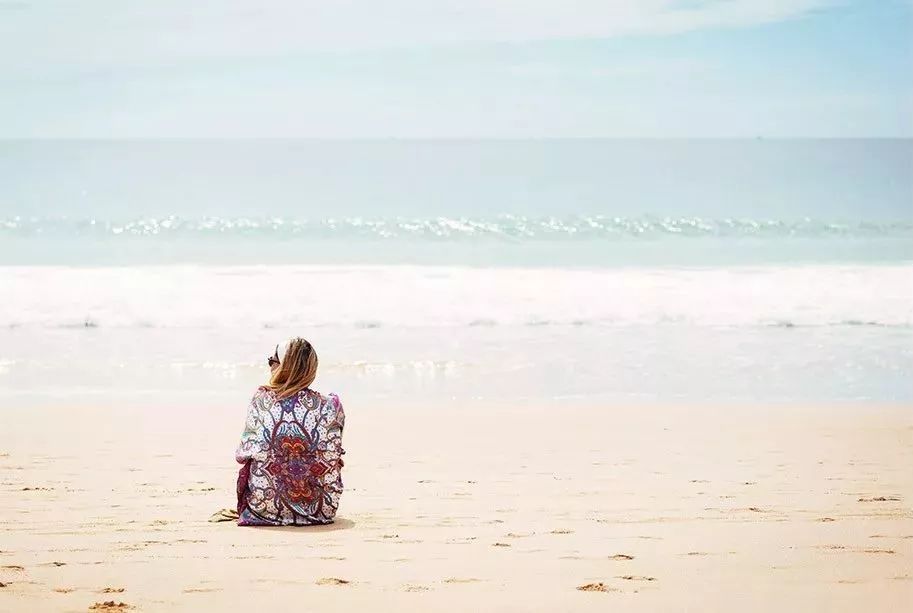 白天是夫妻晚上做邻居是什么歌,白天是夫妻晚上是兄弟婚礼抖音