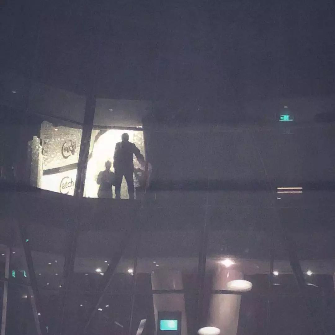 在广州的破旧小区里，一只爱马仕birkin只要5000元