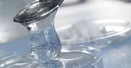 23岁后的女人用点好的!只需599元的SV冻龄水为何被誉为欧洲女性的驻颜神器?SV冻龄水胜于神仙水天然安全高效