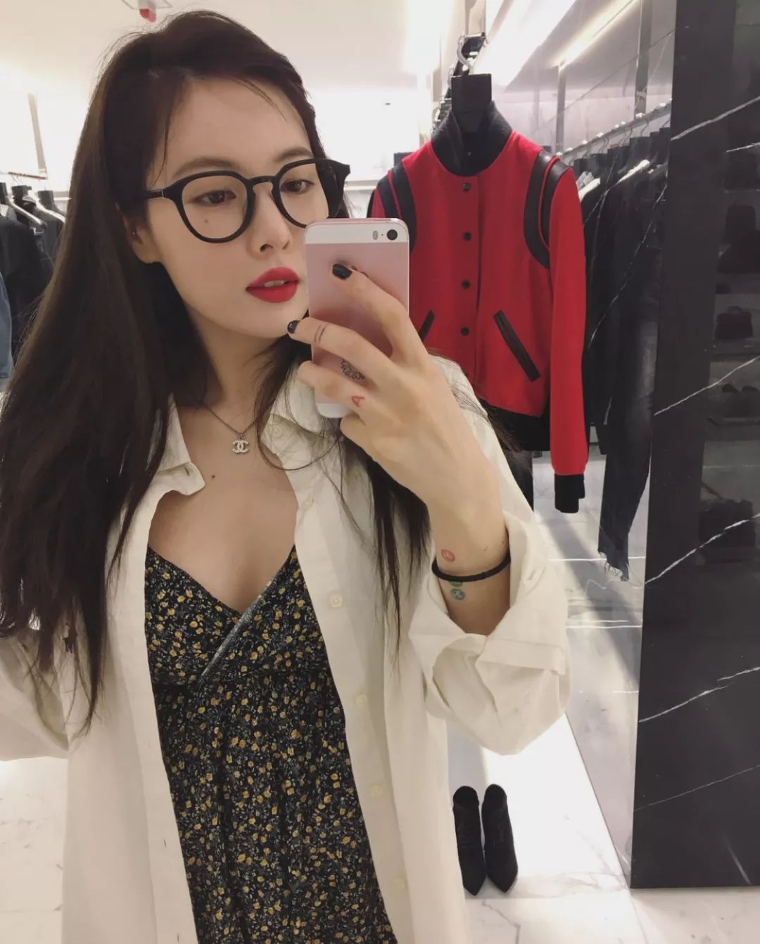 金泫雅公开身高体重,金泫雅的身材比例