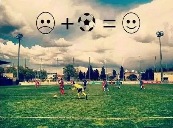 让全大宁人沸腾的足球赛开踢啦!300多名业主约战静安体育中心