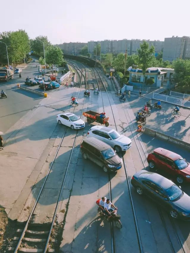 淄博那个承载我整个青春的地方,我好想穿上山铝一小的校服,再走一遍!