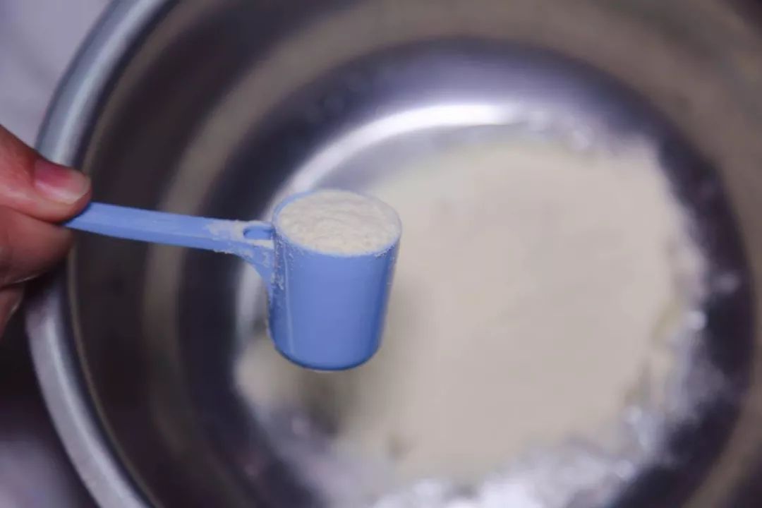 简单易做的草莓布丁,为孩子做甜品