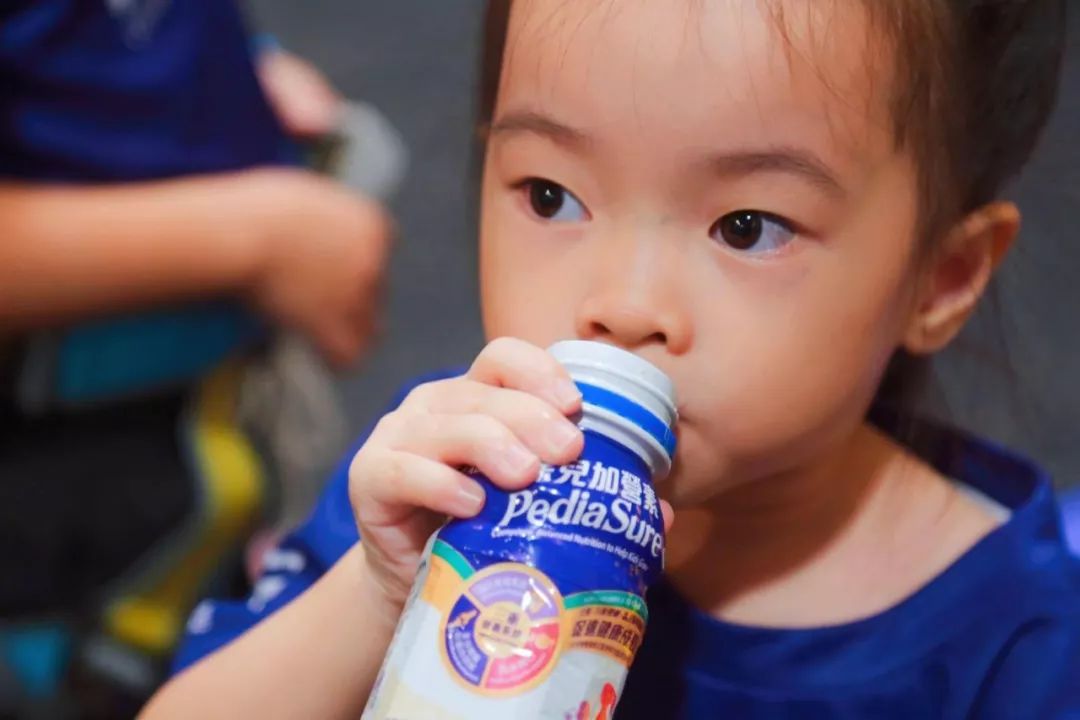 简单易做的草莓布丁,为孩子做甜品