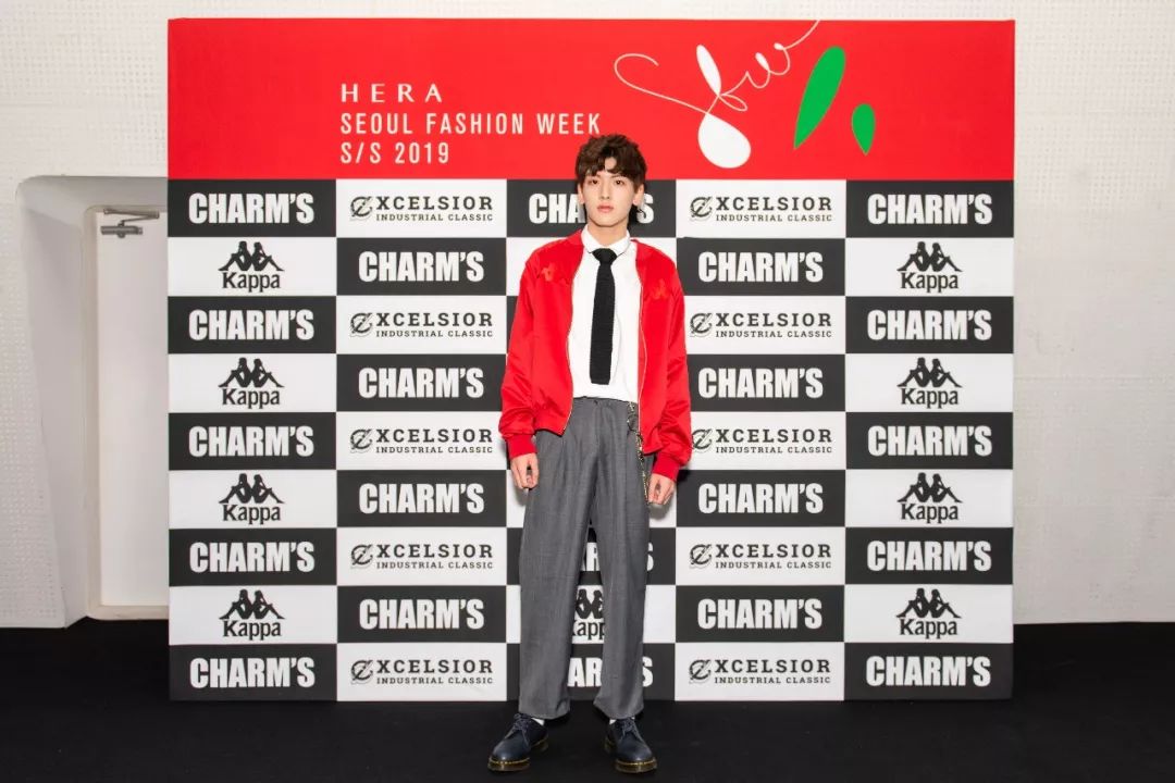 2022秋冬首尔时装周型男街拍,2019首尔时装周