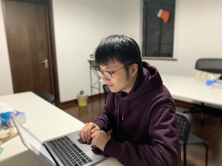 苹果xr一天的测评,iphonexr一天两充正常吗