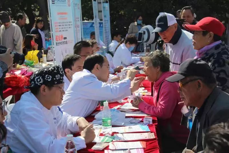 爱心义诊情暖彭城——徐州市口腔医院专家团为市民口腔健康“把脉”