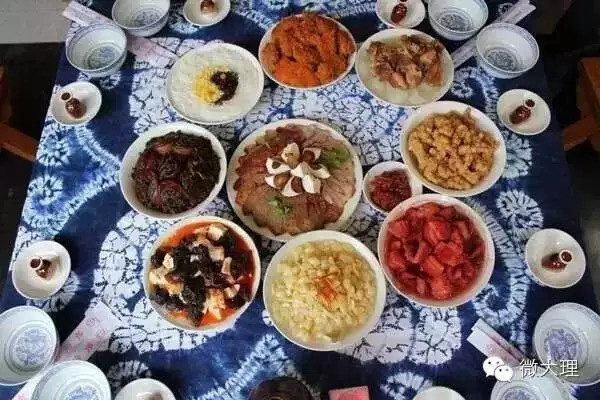 大理八大碗鱼做法,大理好吃的八大碗