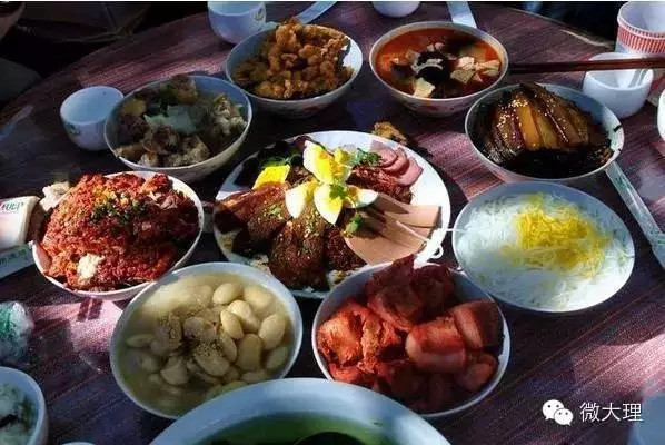 大理八大碗鱼做法,大理好吃的八大碗