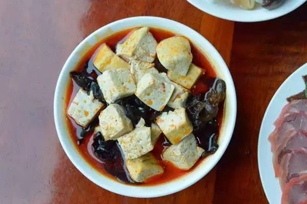 大理八大碗鱼做法,大理好吃的八大碗