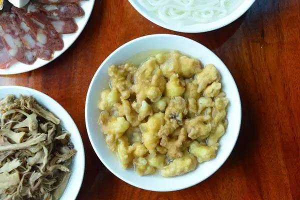 大理八大碗鱼做法,大理好吃的八大碗