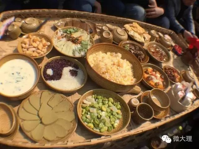 大理八大碗鱼做法,大理好吃的八大碗