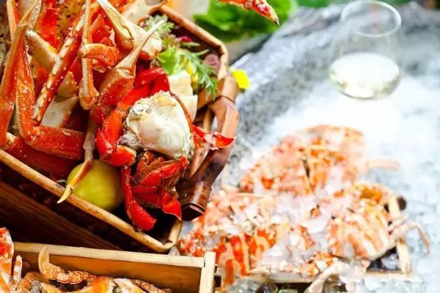 巨抵!399=2大1长隆小白虎餐厅自助午餐,边吃边睇白虎,周日不加收