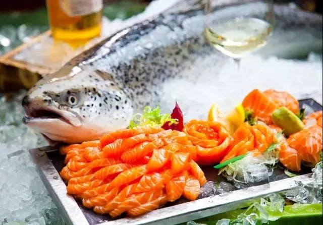 巨抵!399=2大1长隆小白虎餐厅自助午餐,边吃边睇白虎,周日不加收