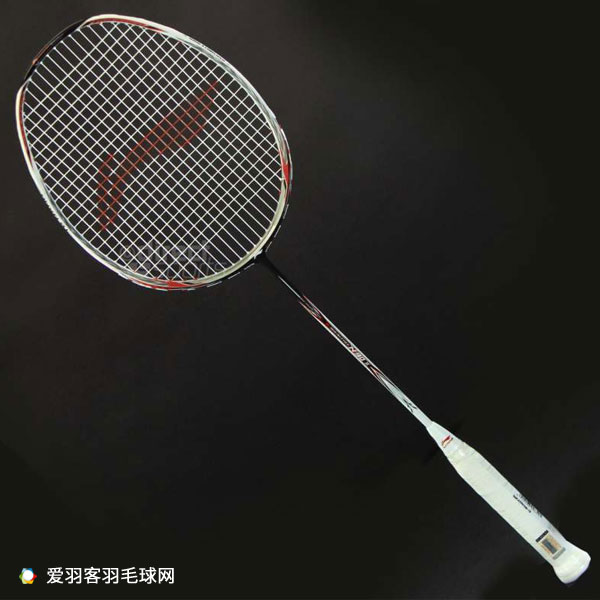 尤尼克斯和李宁羽毛球拍哪个好,尤尼克斯十大最佳入门羽毛球拍