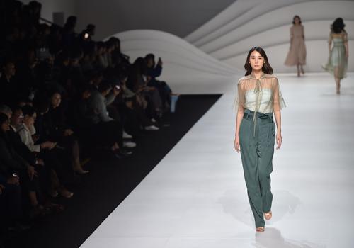 2019武汉时装周圆满落幕,武汉时装周新系列