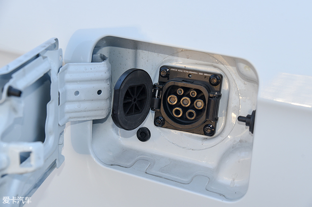 高性价比的实用之选爱卡评测力帆650EV