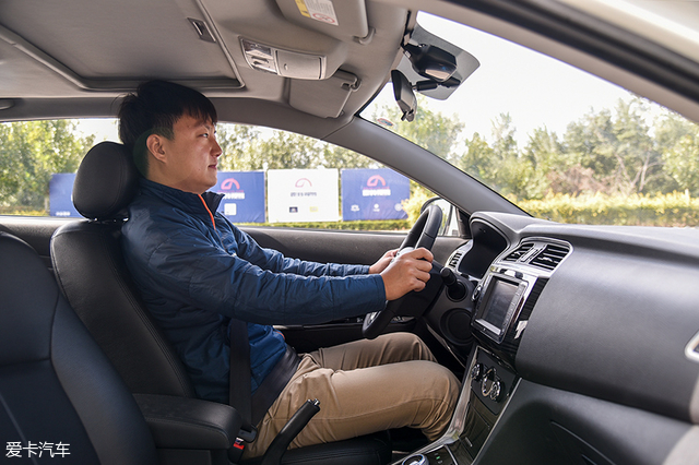 高性价比的实用之选爱卡评测力帆650EV