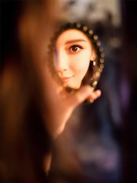 孟美岐遮眼的图,孟美岐的眼睛