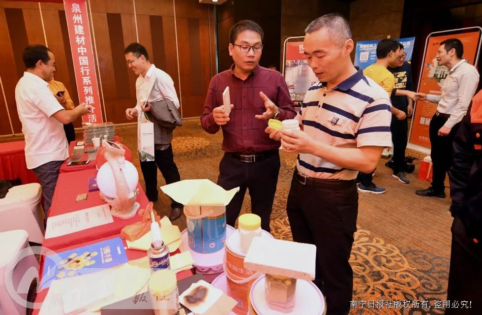 政府搭台企业唱戏下一句,政府搭台企业唱戏