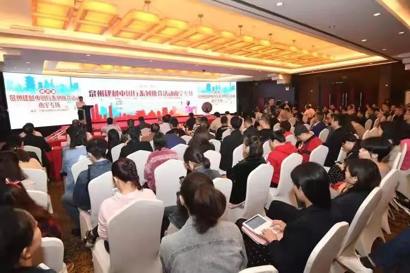 政府搭台企业唱戏下一句,政府搭台企业唱戏