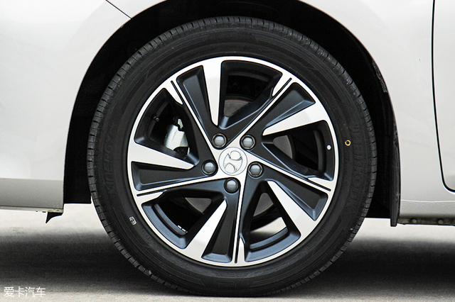 最新款北汽绅宝智道试驾,科技与空间