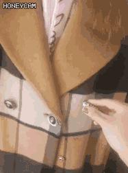 大衣不洗晒晒可以吗,大衣不用干洗两招自己搞定