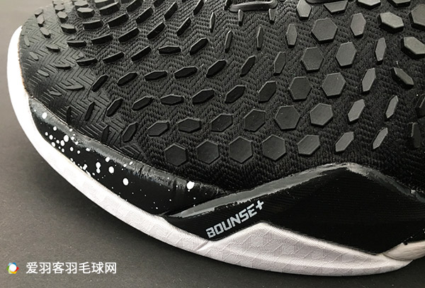 李宁羽毛球鞋锋影测评,李宁锋影小黑拍测评