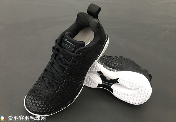 李宁羽毛球鞋锋影测评,李宁锋影小黑拍测评