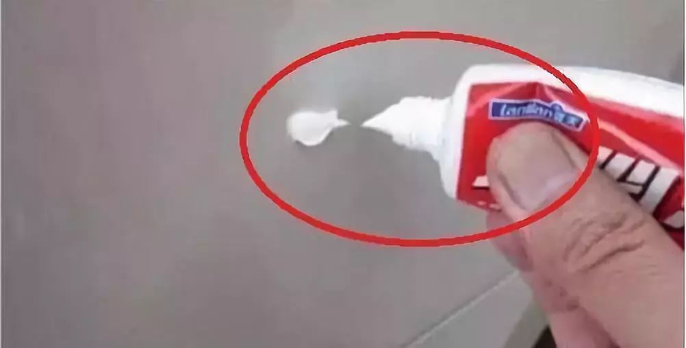 车刮痕有坑修复,汽车轻微刮痕的最佳补救方法