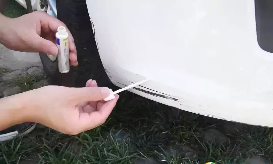 车刮痕有坑修复,汽车轻微刮痕的最佳补救方法