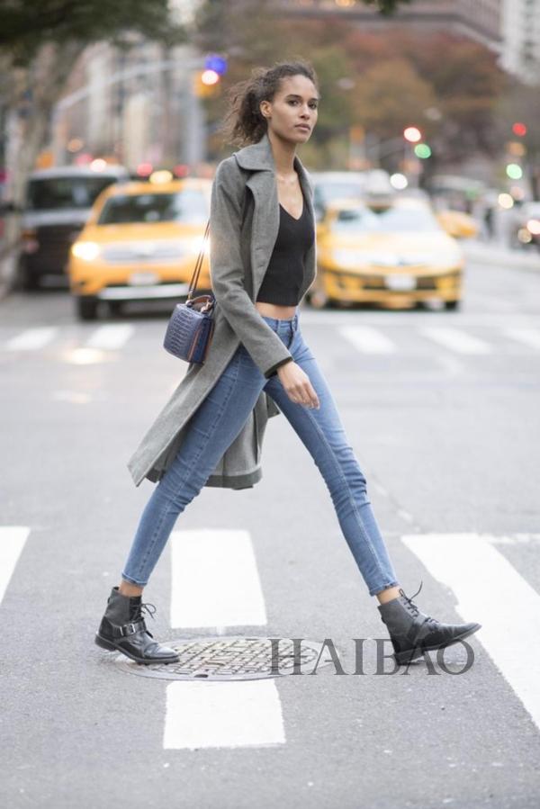 浅色牛仔裤雷区,牛仔裤怎么穿才不会出现尴尬区