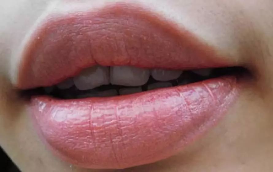 嘴唇干裂？世界最昂贵“液体钻石”，恢复水润，告别唇部细纹！
