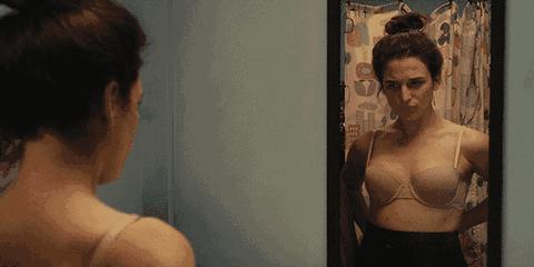 好物|尴尬,我看到你内衣的边边和背上勒出的肉了......