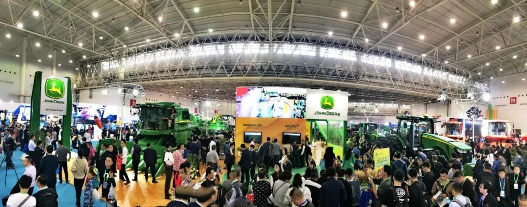 逛国际展岂能少了约翰迪尔（中国）？——“跃动之鹿”惊艳全场