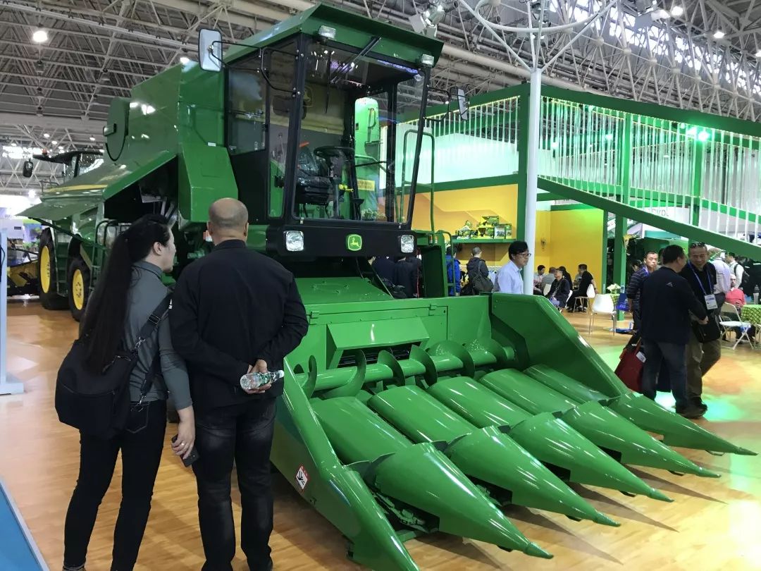 逛国际展岂能少了约翰迪尔（中国）？——“跃动之鹿”惊艳全场